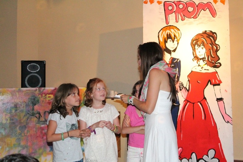 Village Camps International Summer Camp Leysin, Switzerland 2026-08-15 https://www.villagecamps.com/journals_admin/images/687-21-PromNight (52).jpg